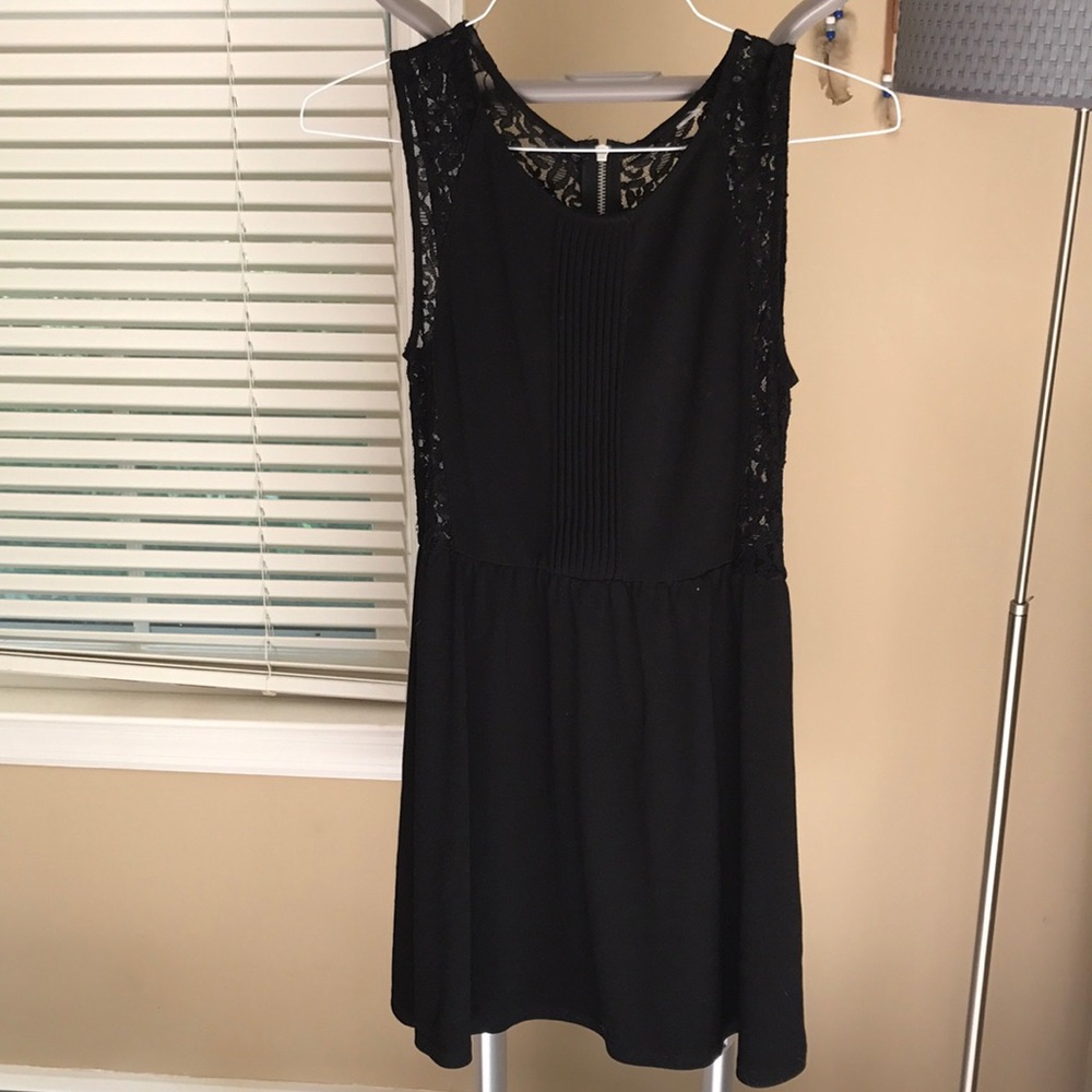 Black, Sleeveless, Lace Dress
